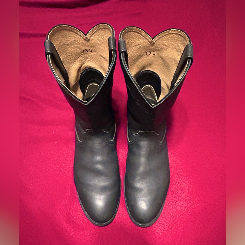 Men’s black leather cowboy boot size 13 D Ariat